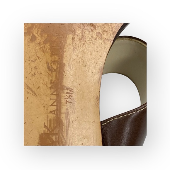 Vintage: Anne Klein 𖧷 Chunky Wood Heel Mules Sandals 𖧷 Brown Leather 𖧷 7.5M - Picture 13 of 16